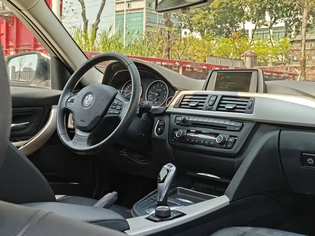 BMW 3 Series 2014 — фото 10