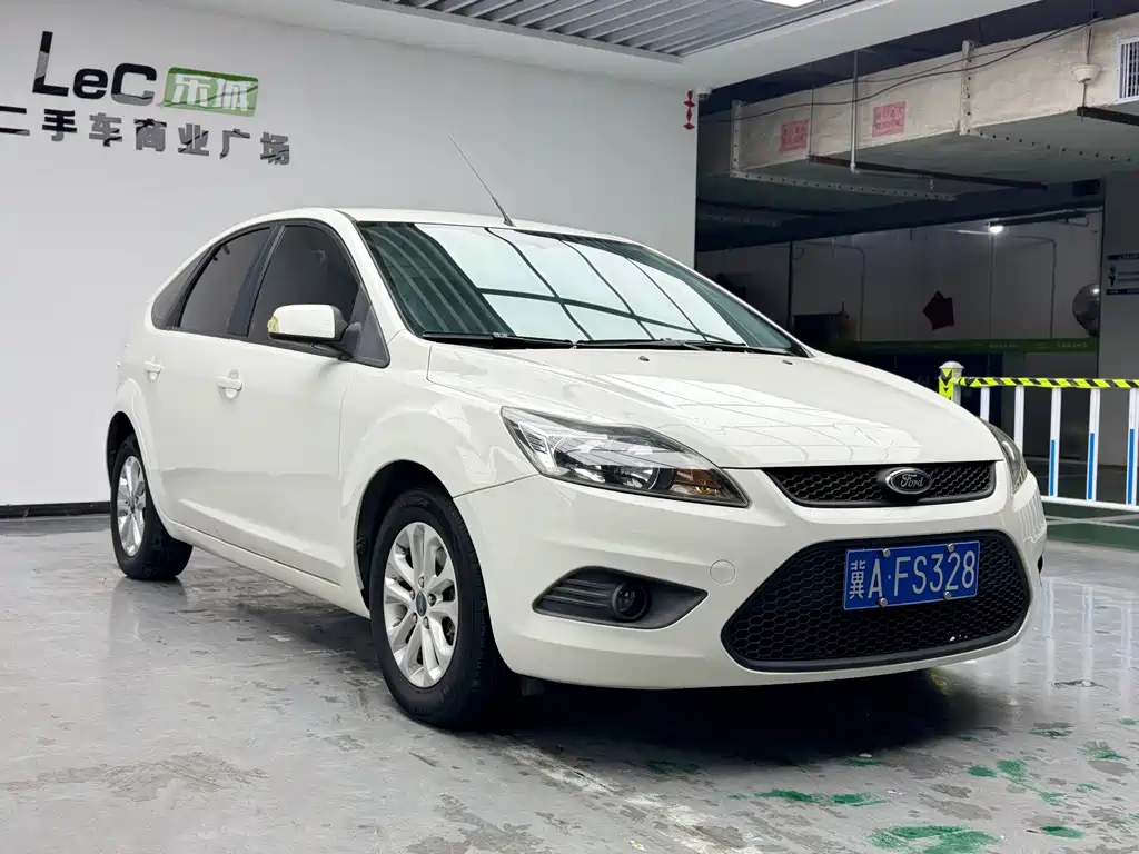 Ford Focus 2015 — фото 2