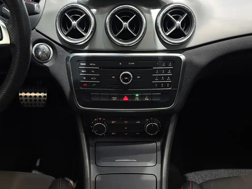 Mercedes-Benz CLA 2016 — фото 12