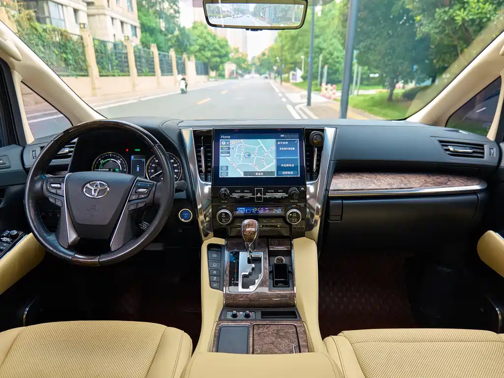 Toyota Vellfire 2021 — фото 12