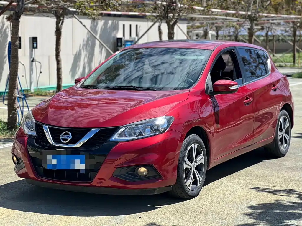 Nissan Tiida 2016 — фото 1
