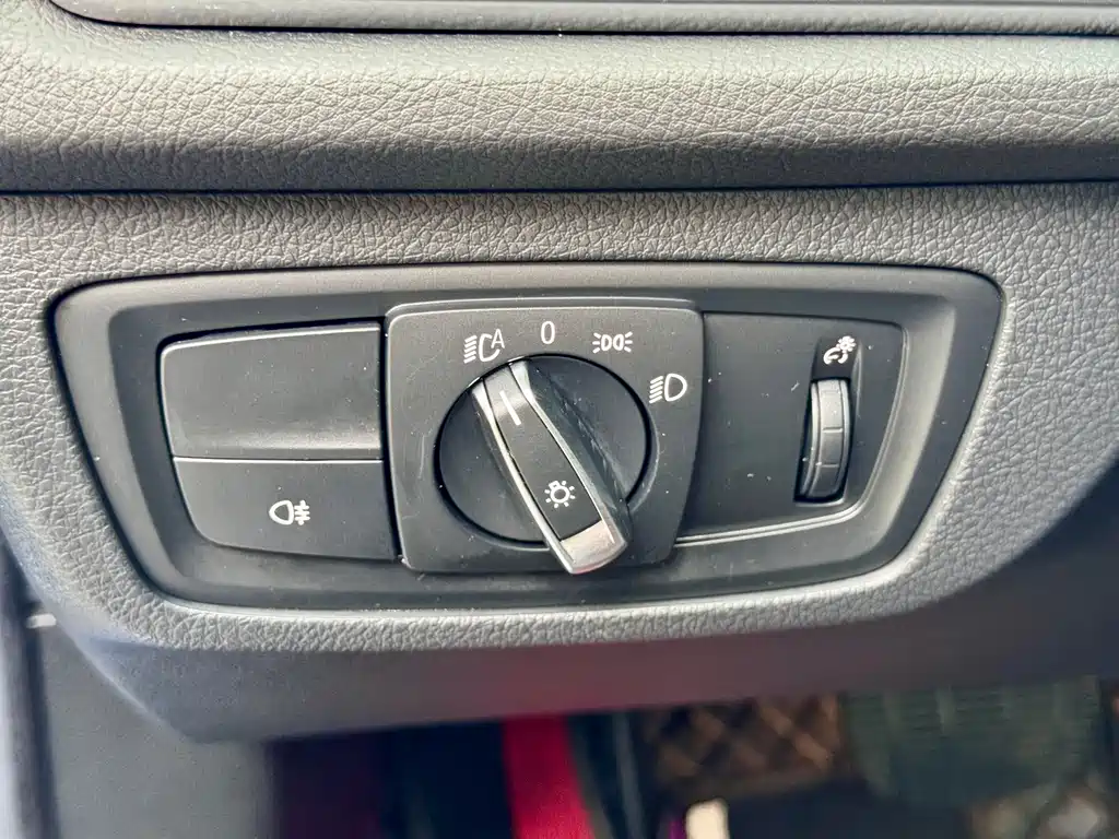 BMW 1 Series 2019 — фото 16