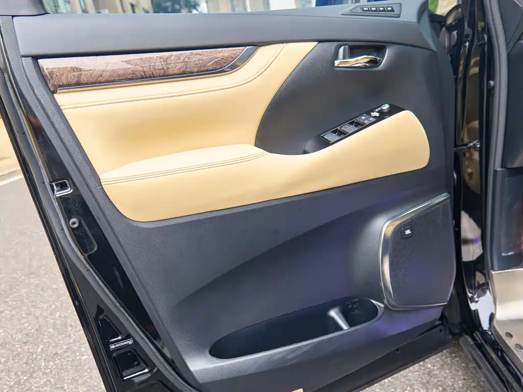 Toyota Vellfire 2021 — фото 19