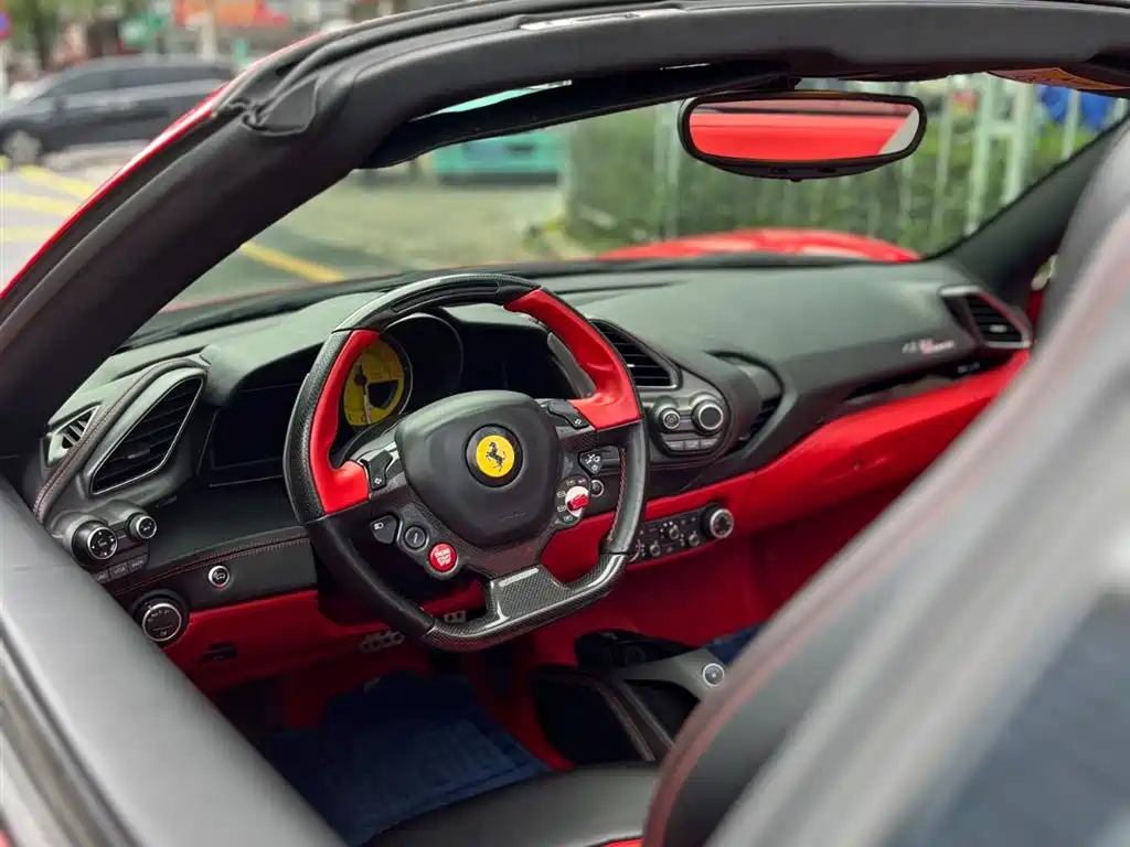 Ferrari 488 2018 — фото 10