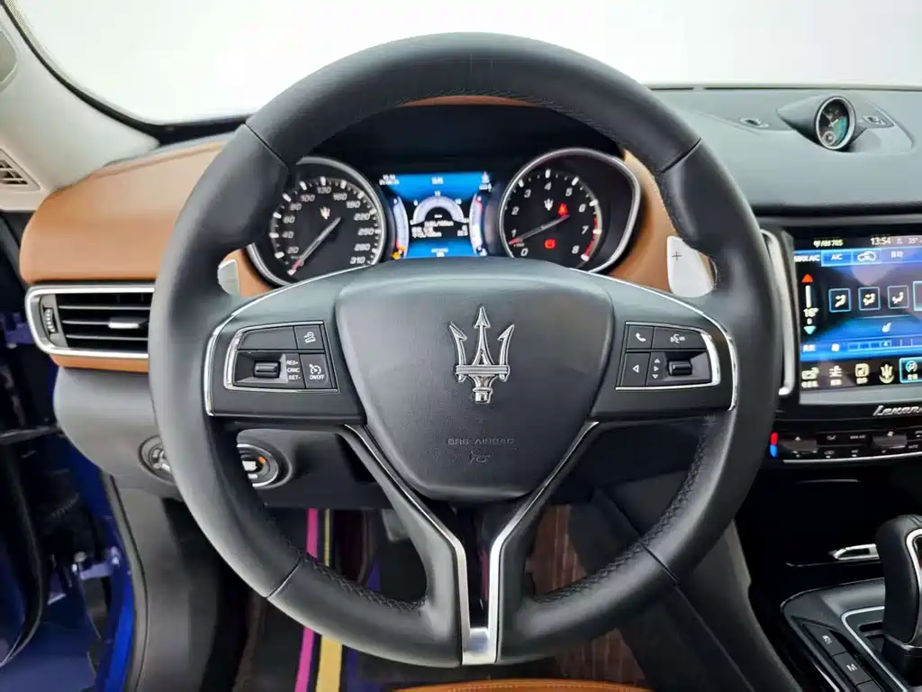 Maserati Levante 2018 — фото 17