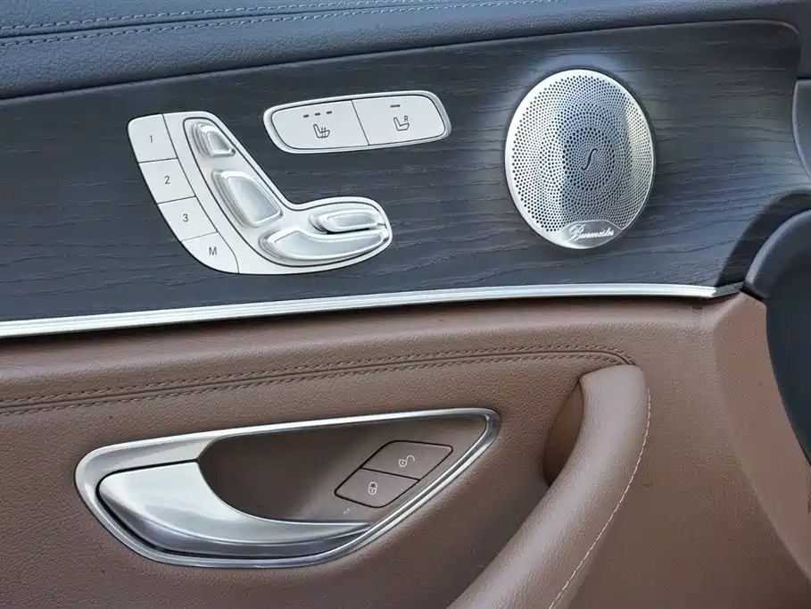 Mercedes-Benz E-Class 2020 — фото 24
