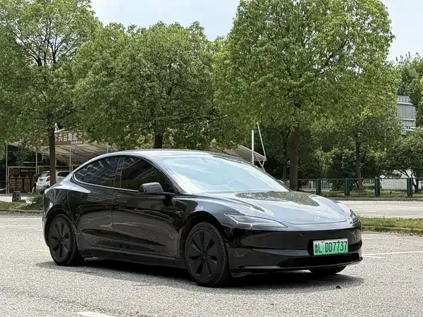 Tesla Model 3 2024