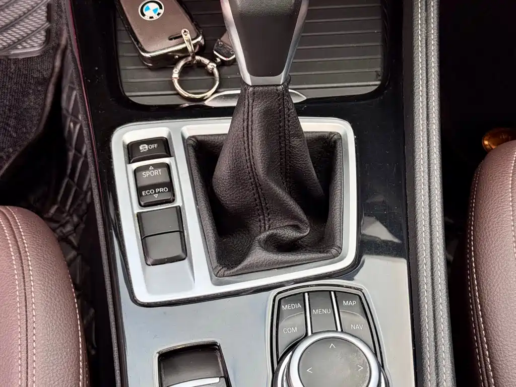 BMW 1 Series 2019 — фото 14