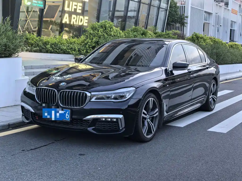BMW 7 Series 2018 — фото 1