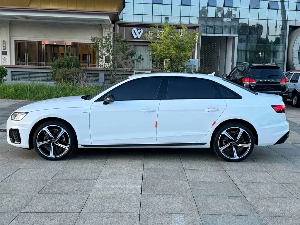 Audi A4L 2025 — фото 26