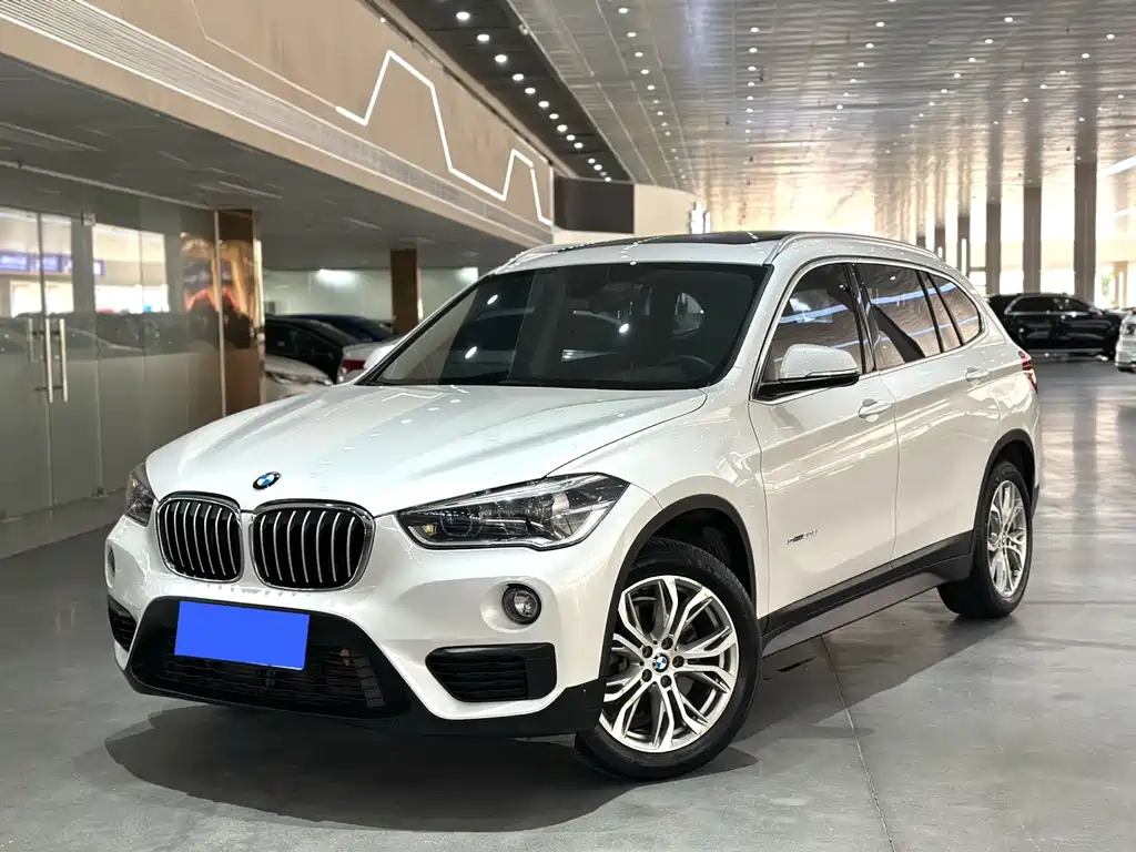 BMW X1 2018 — фото 1