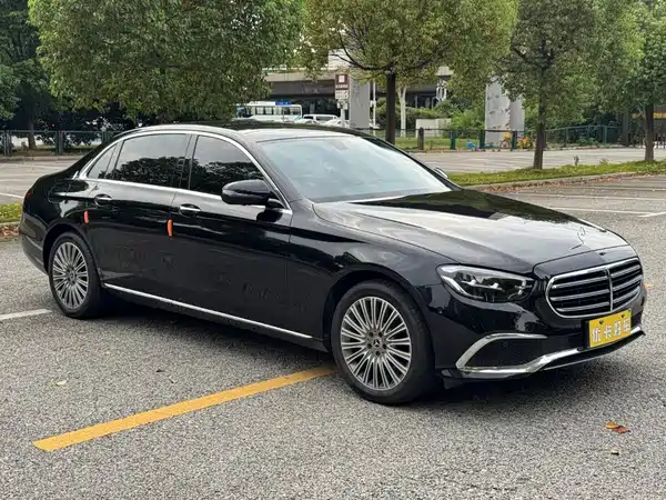 Mercedes-Benz E-Class 2022