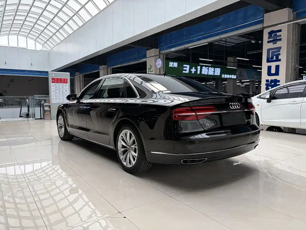 Audi A8 2015 — фото 7