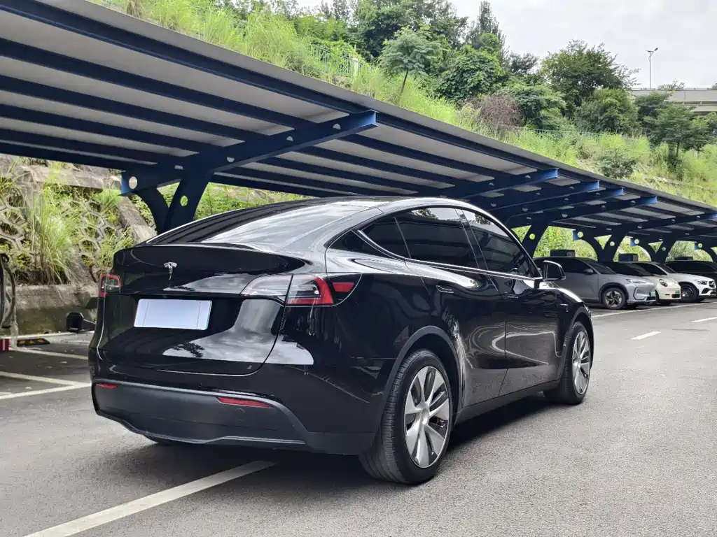 Tesla Model Y 2022 — фото 12