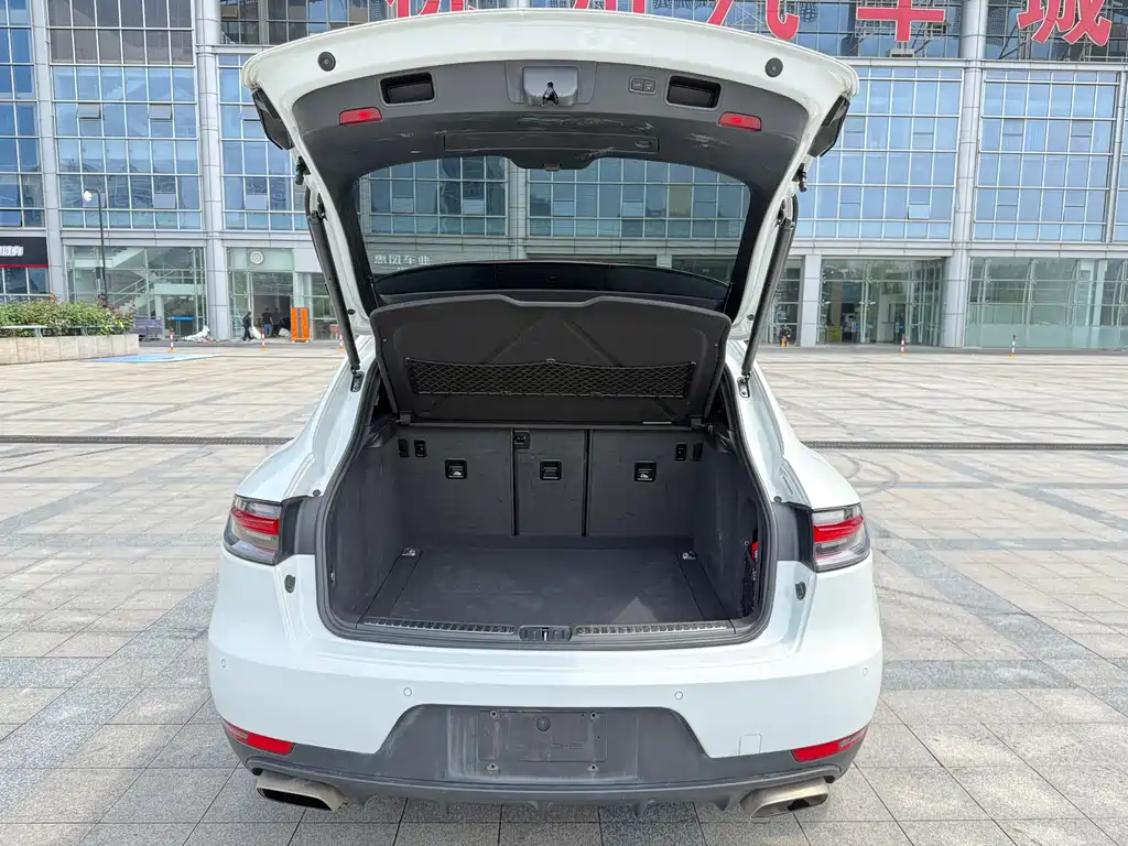Porsche Macan 2019 — фото 11