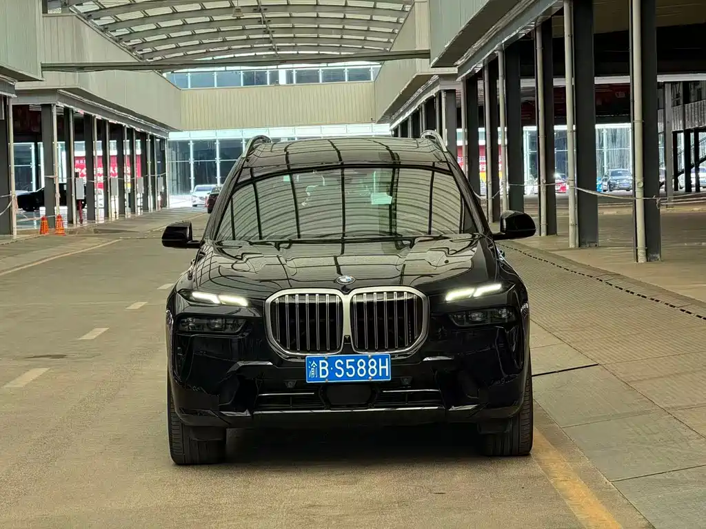BMW X7 2023 — фото 2