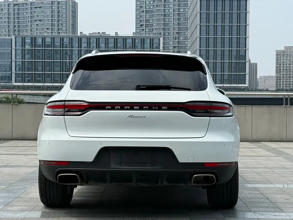 Porsche Macan 2019 — фото 16
