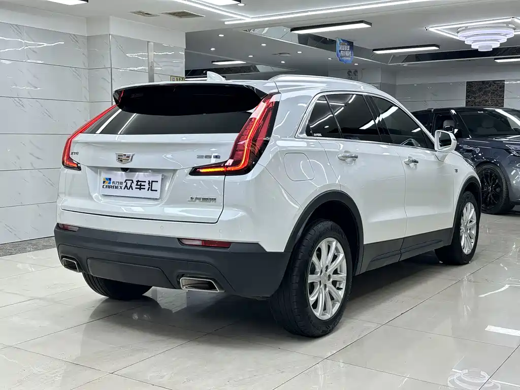 Cadillac XT4 2022 — фото 6