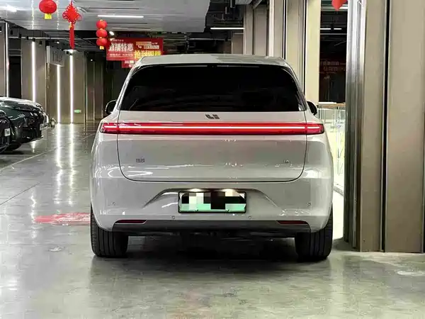 Li Auto L6 2024