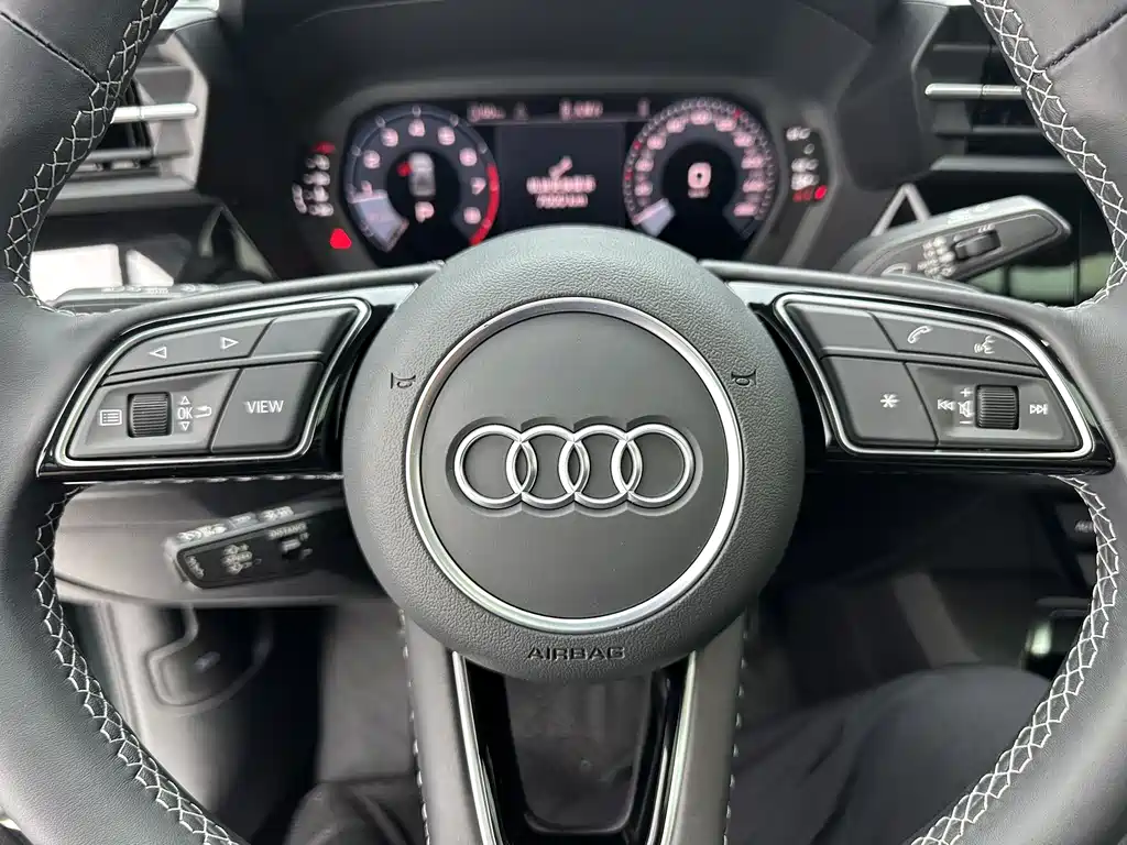 Audi A3 2023 — фото 13