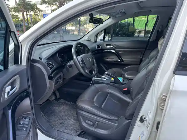GAC Trumpchi GS4 2015