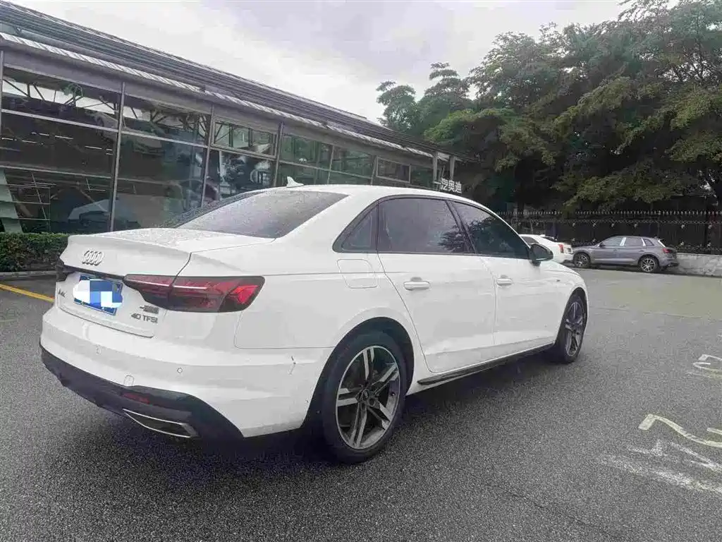 Audi A4L 2023 — фото 4