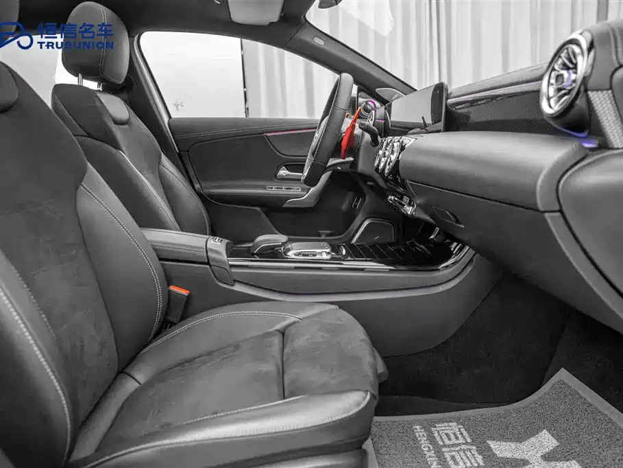 Mercedes-Benz A-Class 2019 — фото 15