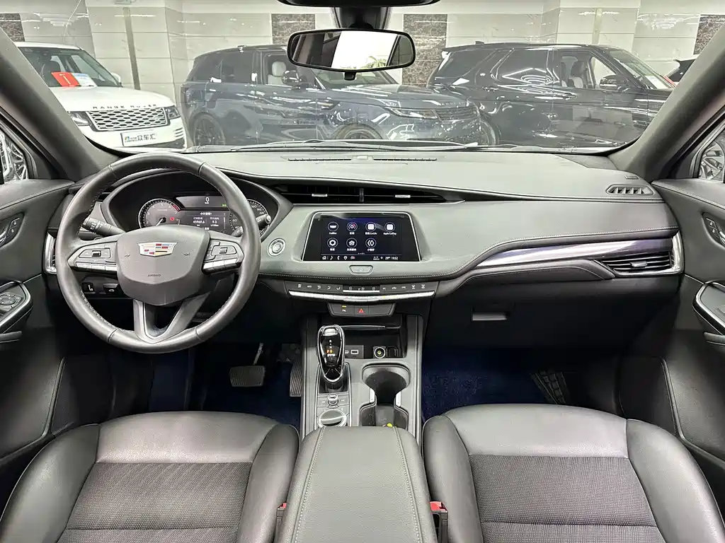 Cadillac XT4 2022 — фото 13