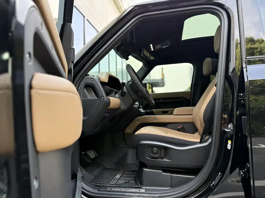 Land Rover Defender 2025 — фото 12