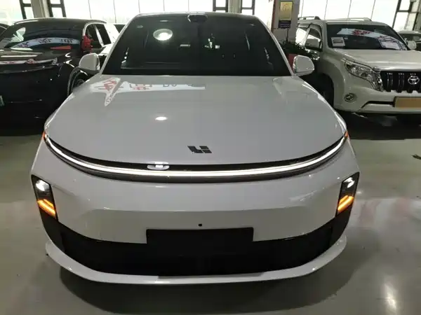 Li Auto L6 2026
