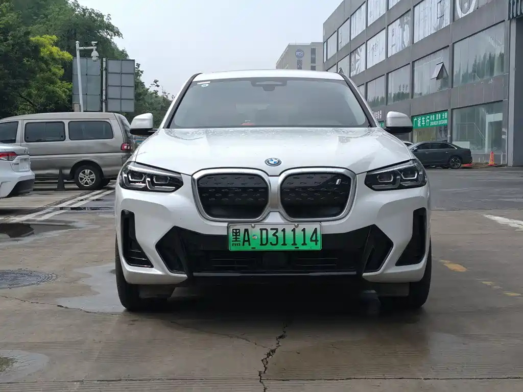 BMW iX3 2024 — фото 2