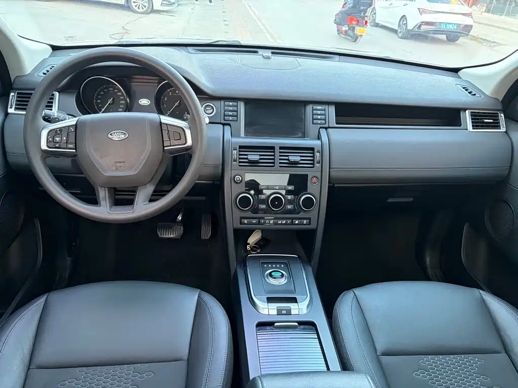 Land Rover Discovery Sport 2018 — фото 10