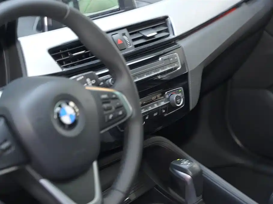 BMW X1 2019 — фото 14