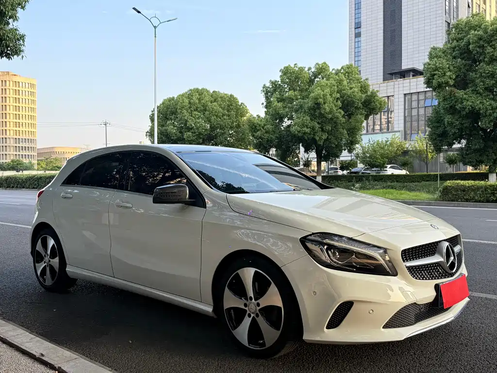 Mercedes-Benz A-Class 2017 — фото 3