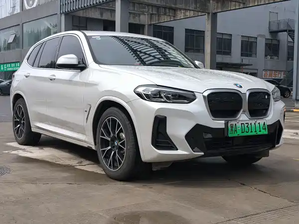 BMW iX3 2024
