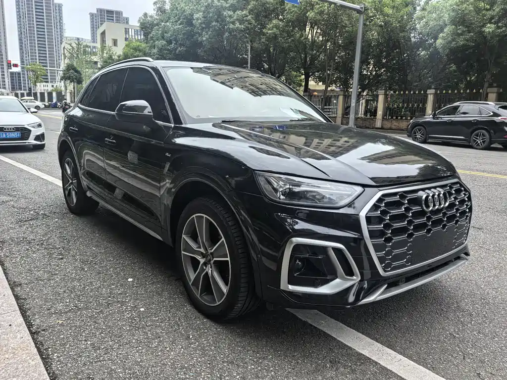 Audi Q5L 2023 — фото 15