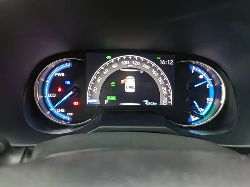 Toyota Wildlander New Energy 2022 — фото 12