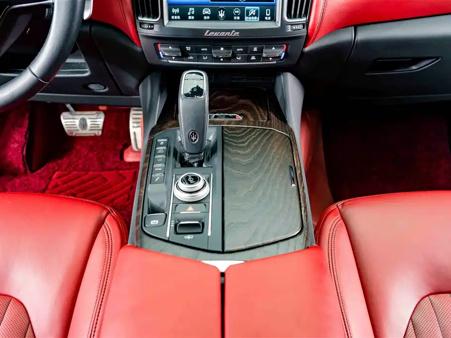 Maserati Levante 2020 — фото 12