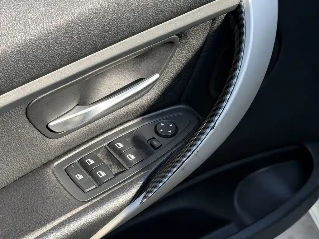 BMW 3 Series 2015 — фото 9