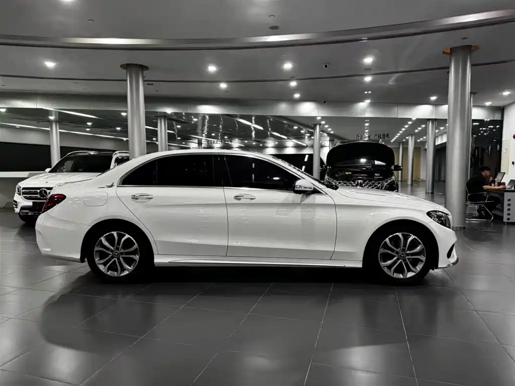 Mercedes-Benz C-Class 2018 — фото 4
