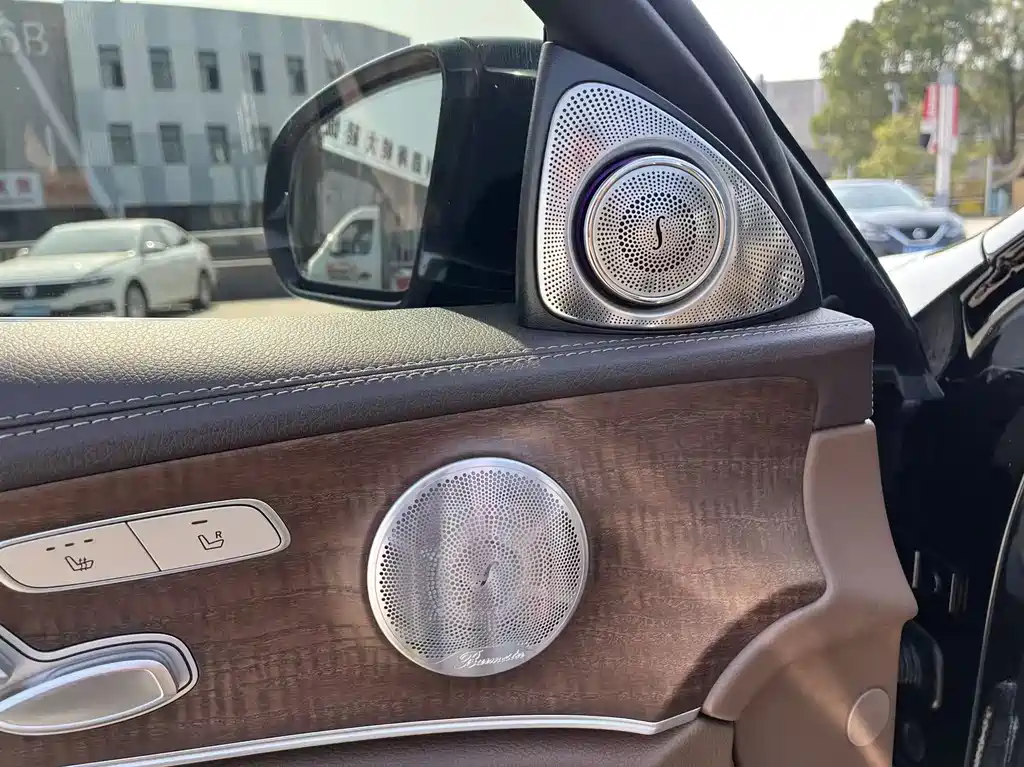 Mercedes-Benz E-Class 2022 — фото 11