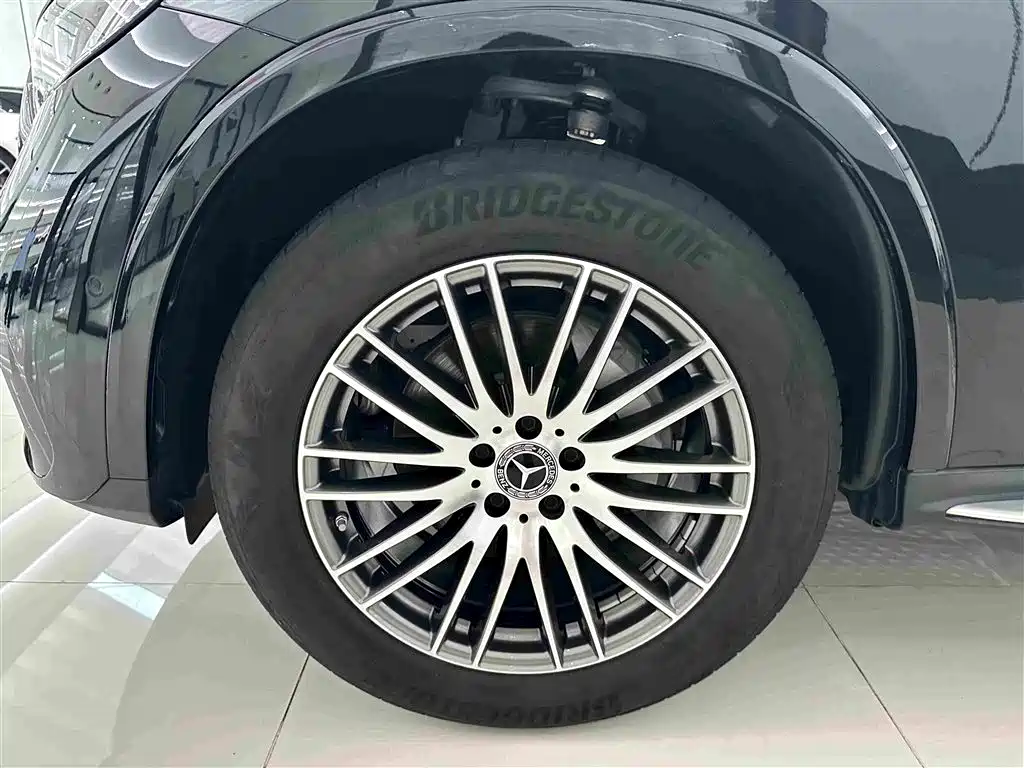 Mercedes-Benz GLC 2025