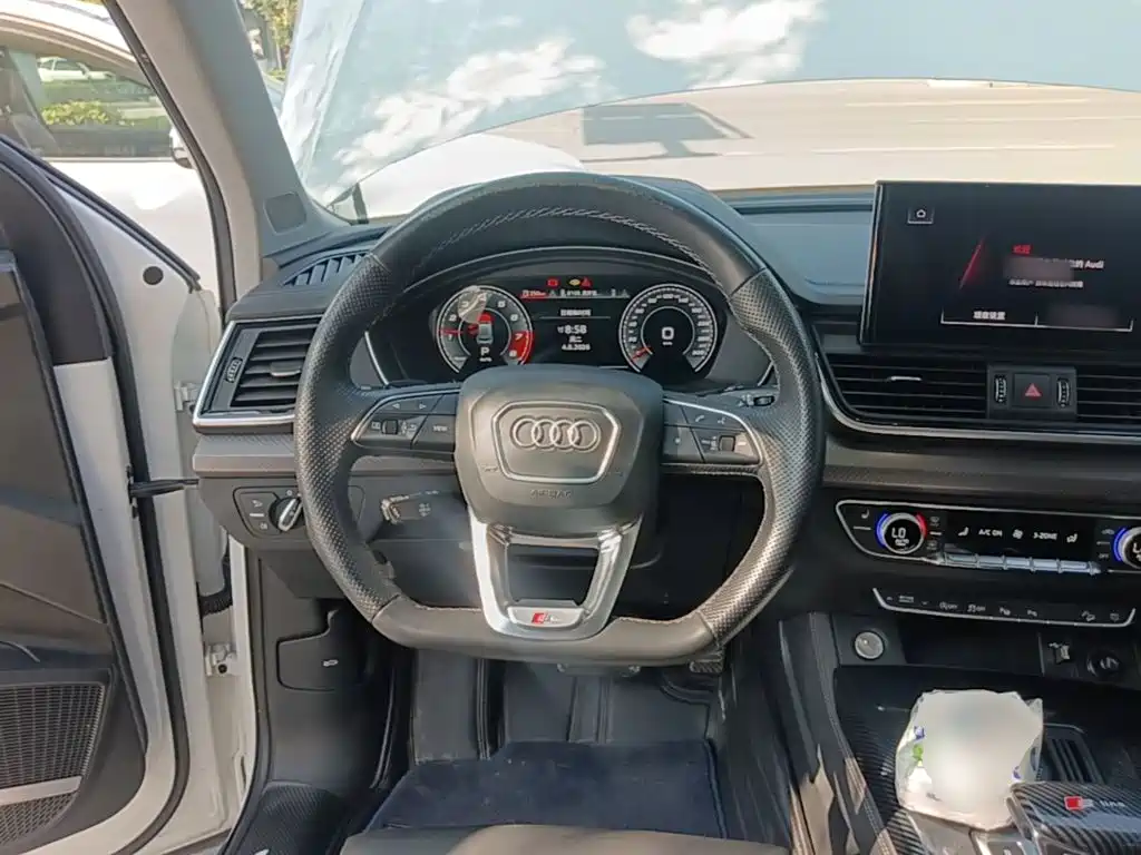 Audi Q5L 2021 — фото 11