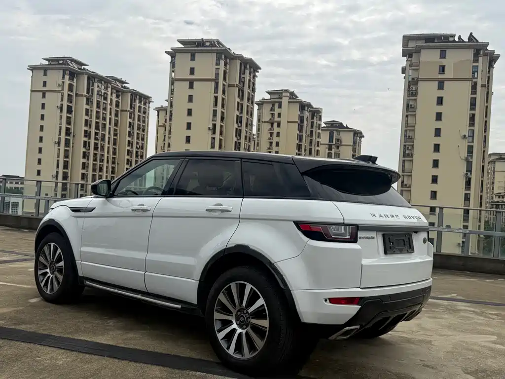 Land Rover Evoque 2018 — фото 14