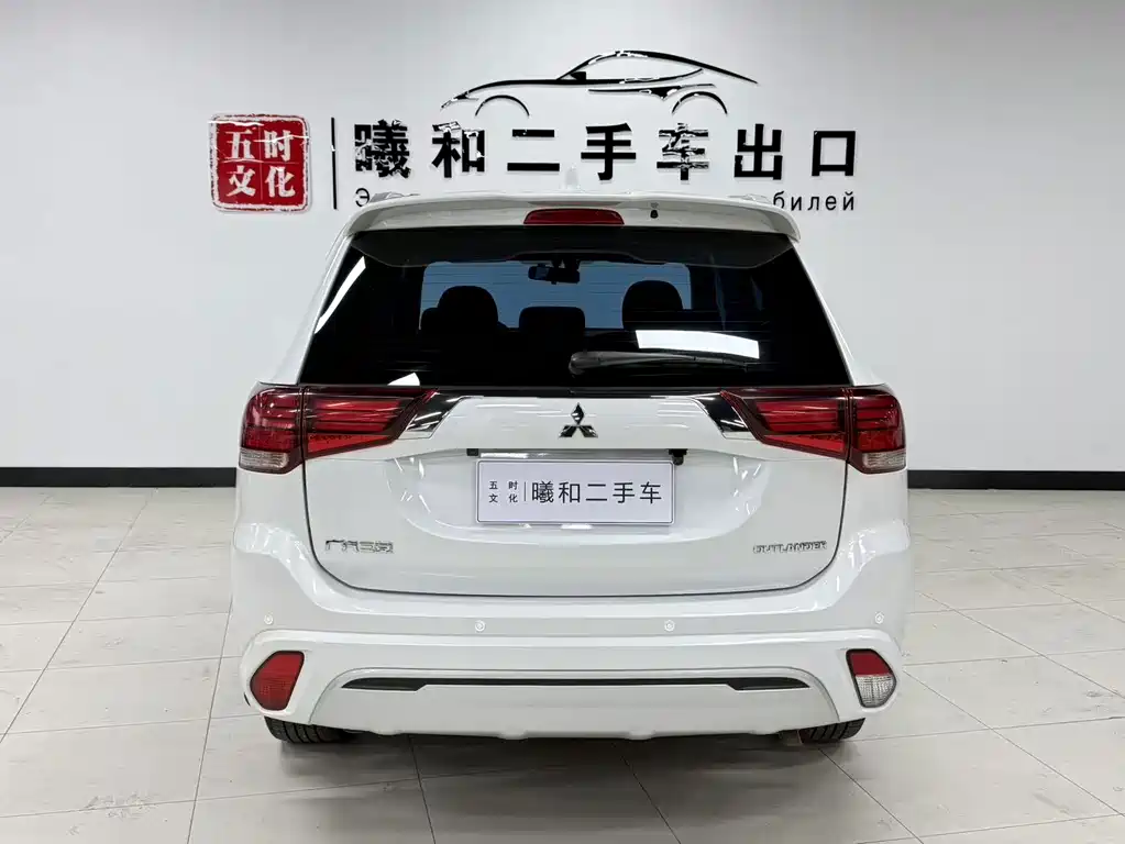 Mitsubishi Outlander 2022 — фото 5