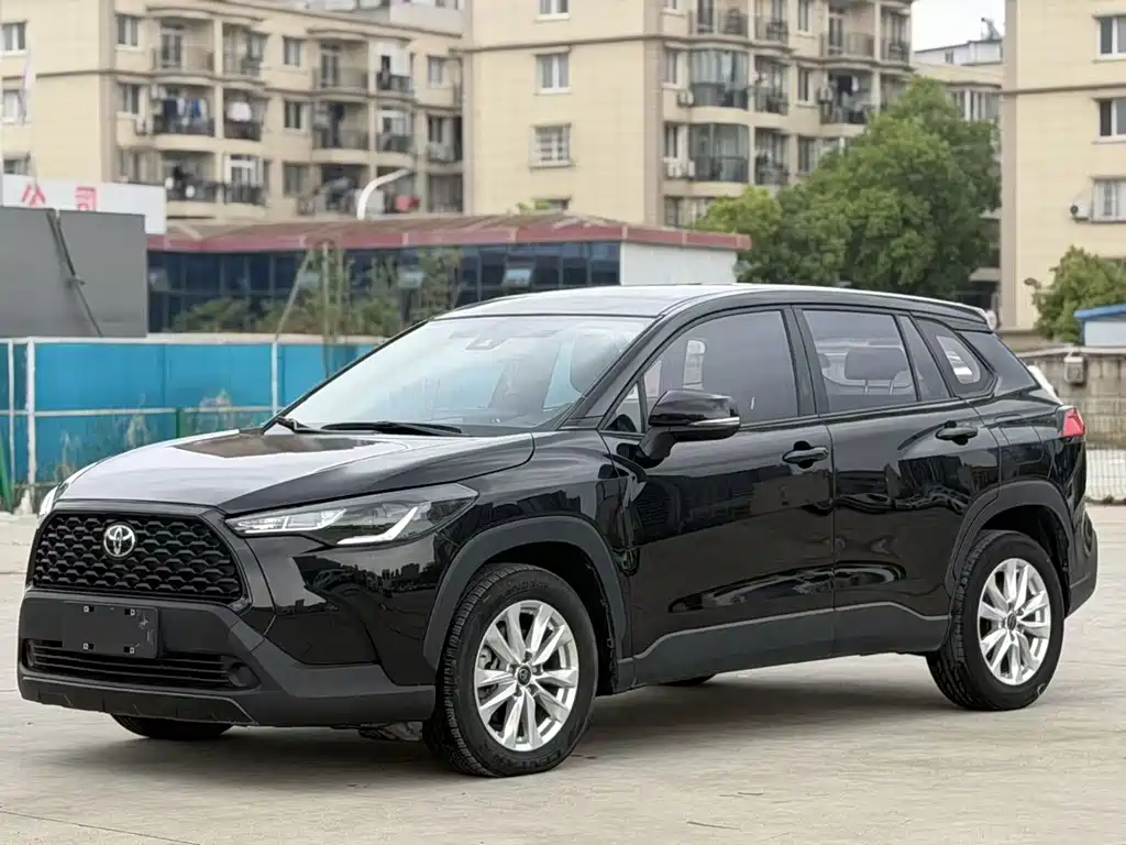Toyota Corolla Cross 2023 — фото 1