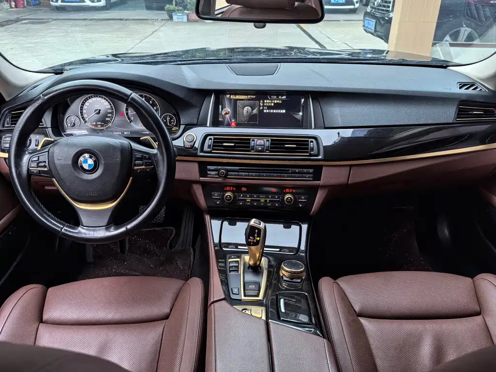 BMW 5 Series 2015 — фото 15