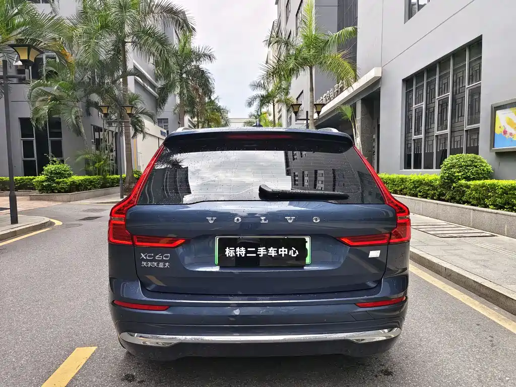 Volvo XC60 PHEV 2023 — фото 9