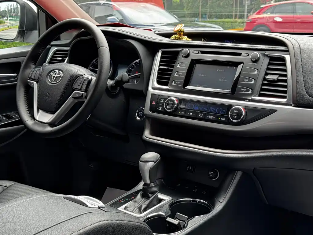 Toyota Highlander 2017 — фото 28