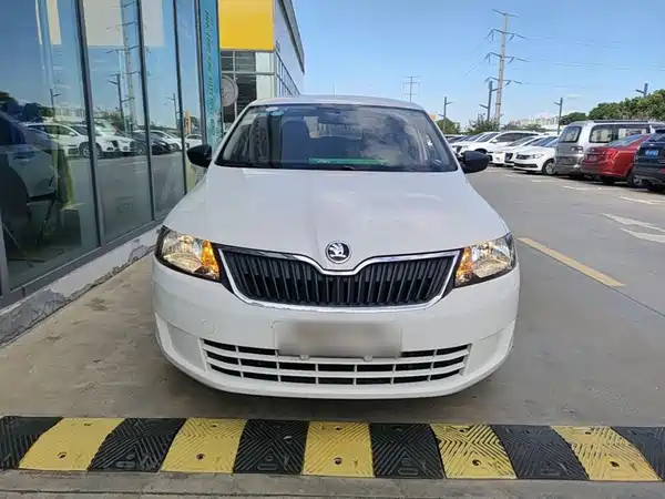 Skoda Rapid 2015